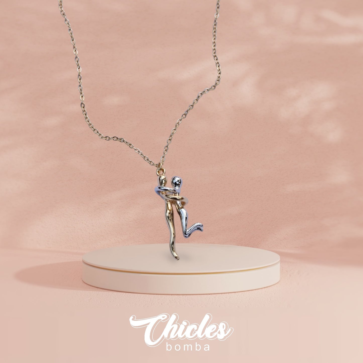 Collar pareja bailando