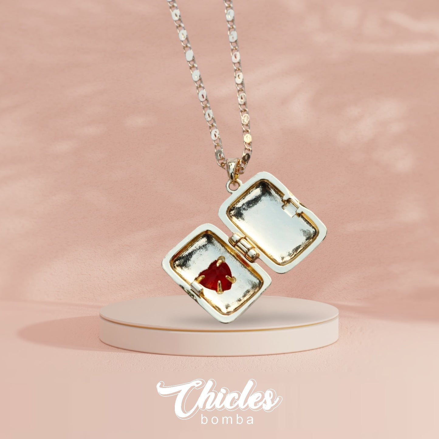 Relicario corazón rojo