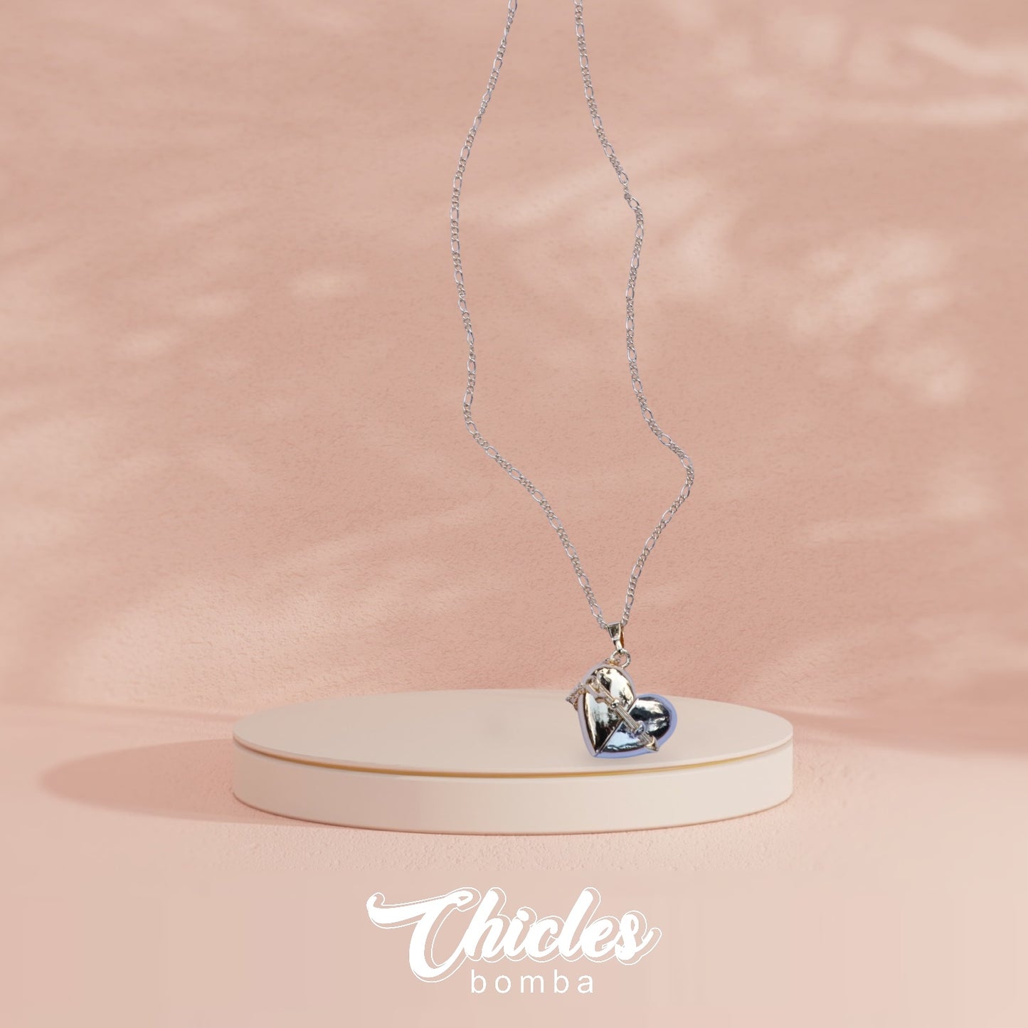 Collar corazón y flecha