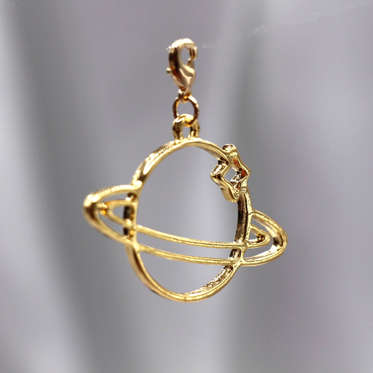 Charm Saturno