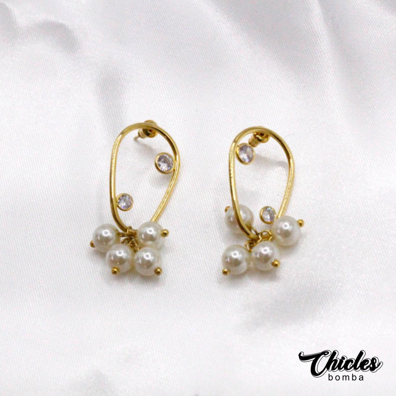 Aretes Ovalada con Perlas