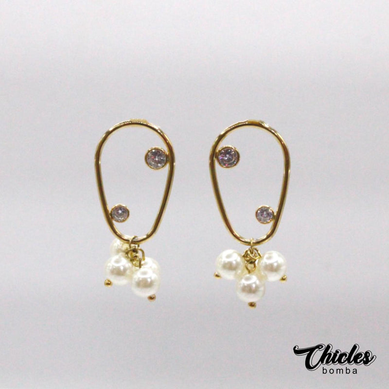 Aretes Ovalada con Perlas