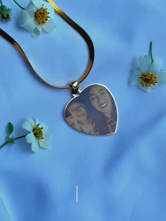 Collar corazón liso retrato